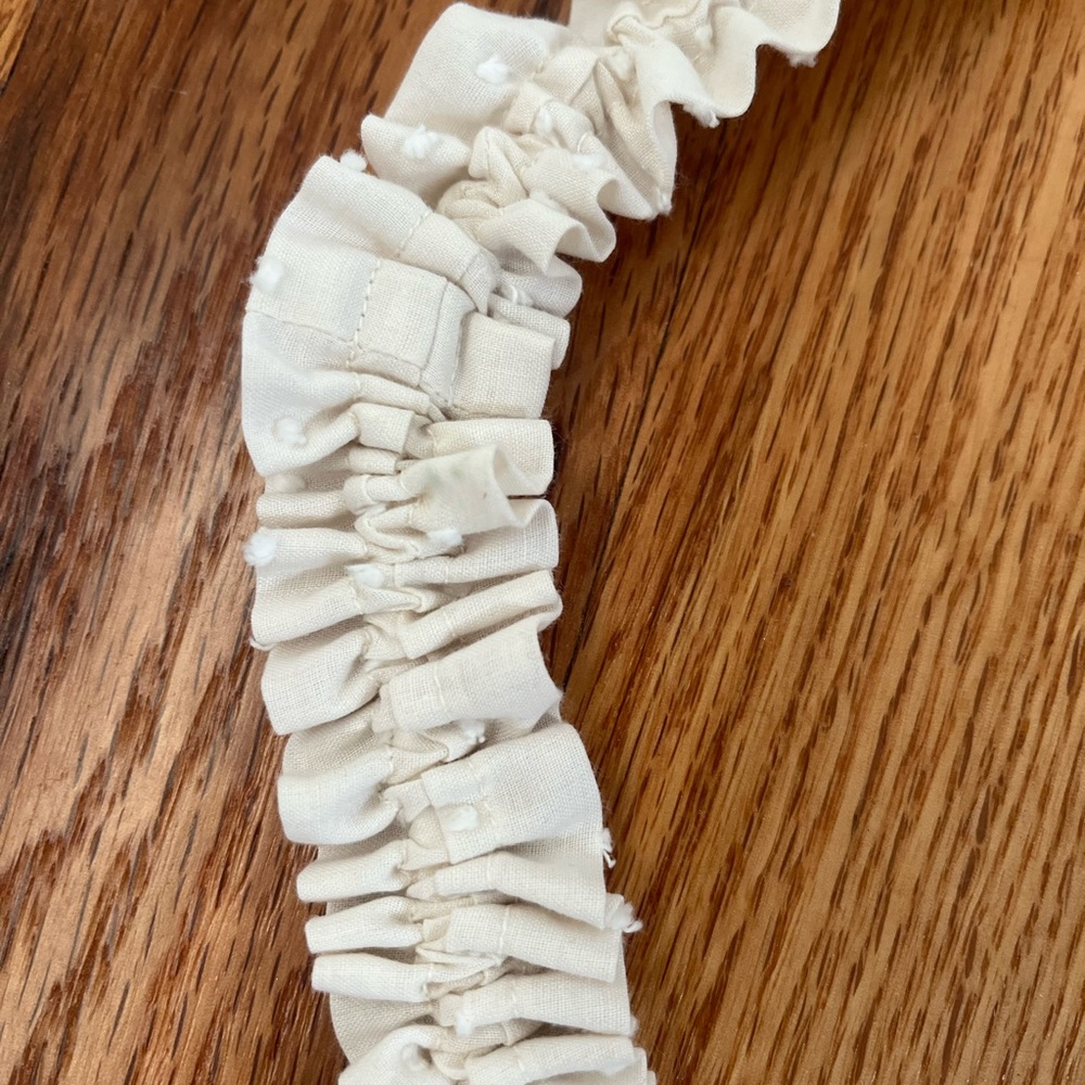 Ruffled mask holder / lanyard - Picture 3 of 5